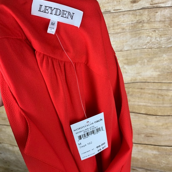 NEW Leyden | Red Fiery V Neck 3/4 Sleeve Swing - Picture 5 of 6